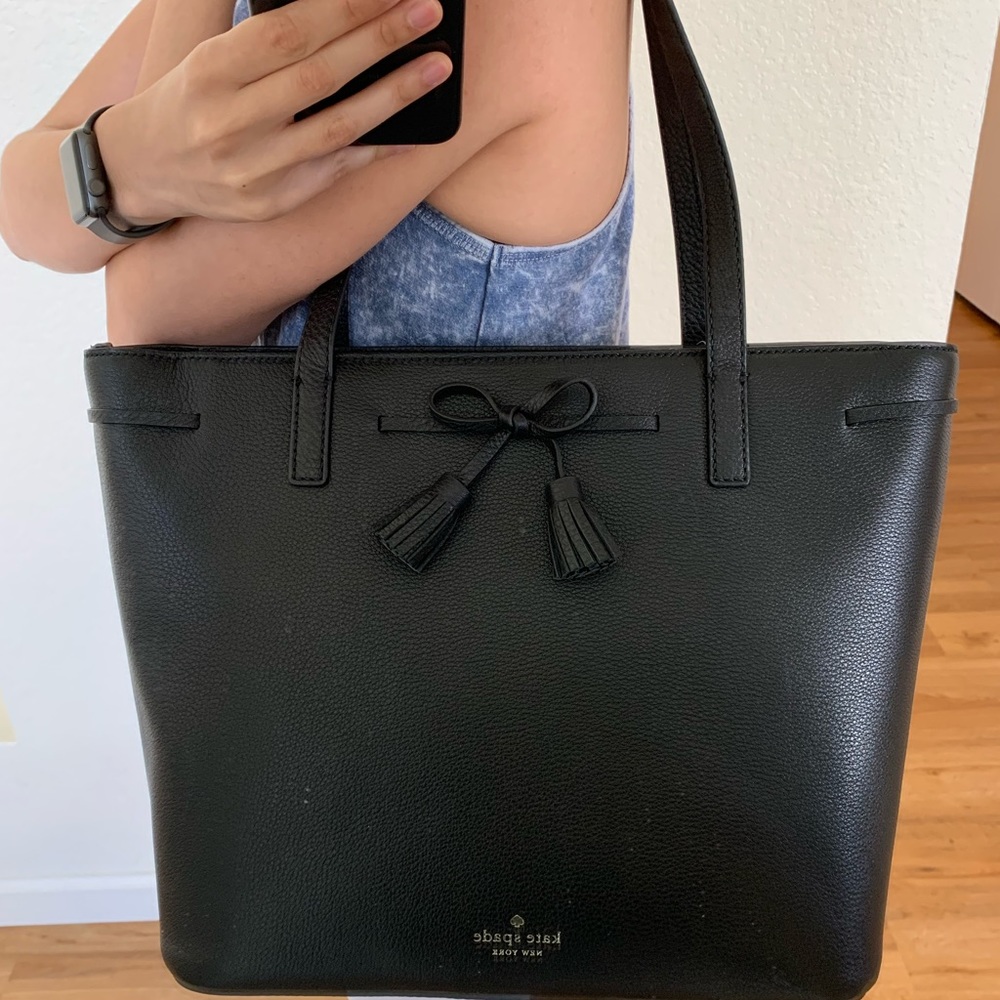 KATE SPADE BLACK LEATHER TOTE - Picture 1 of 6
